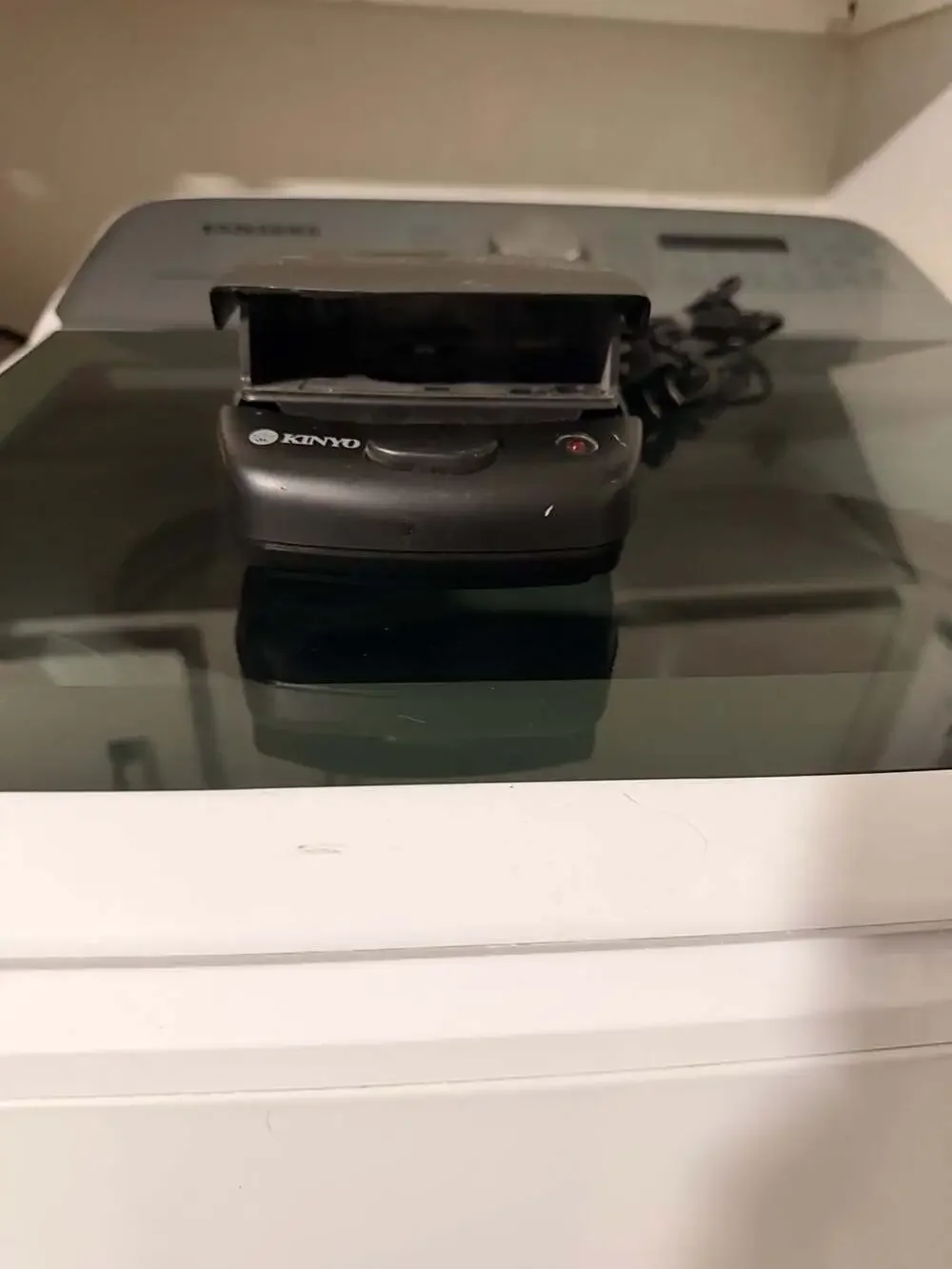 Kinyo 1-Way VHS Video Cassette Rewinder Model UV-428